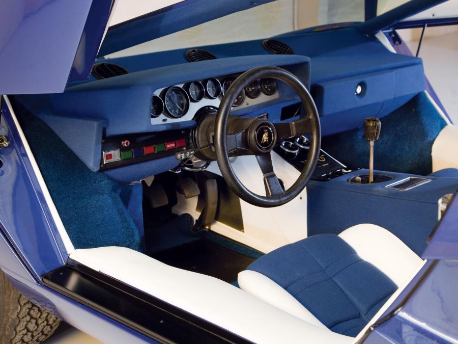 Интерьер Lamborghini Countach LP400 1974 года  (WW) (фото 41 из 55)